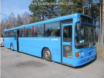 Autobús suburbano Volvo SÄFFLE 2000 B10M 70: foto 1