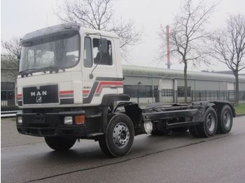 Camión MAN 33.372 6x4 Chassis: foto 1