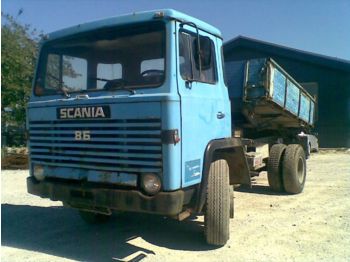 Camión volquete Scania LB 85: foto 1