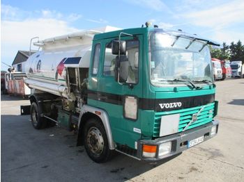 Camión cisterna Volvo FL 6 (7500L / FULL STEEL SUSPENSION): foto 1