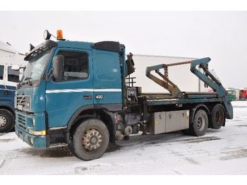 Camión portacontenedor de cadenas Volvo FM12 420 6X2 med kran: foto 1