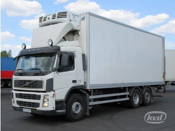 Camión caja cerrada Volvo FM440 (Euro 5) 6x2 Box (chillers + tail lift): foto 1