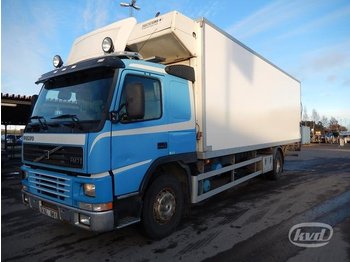 Camión caja cerrada Volvo FM7 4x2 Box (chillers + tail lift): foto 1