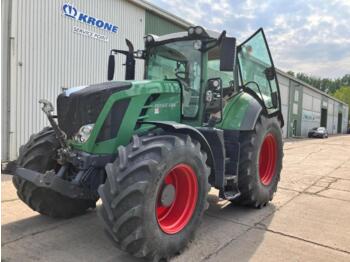 Tractor FENDT 826 Vario