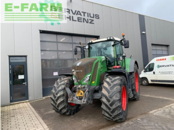 Tractor FENDT 826 Vario