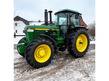 Tractor JOHN DEERE