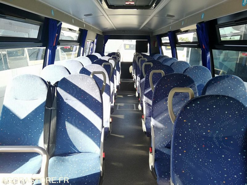 Autobús escolar Bus Iveco UNVI 70C17 - 2017 - 120 000 km