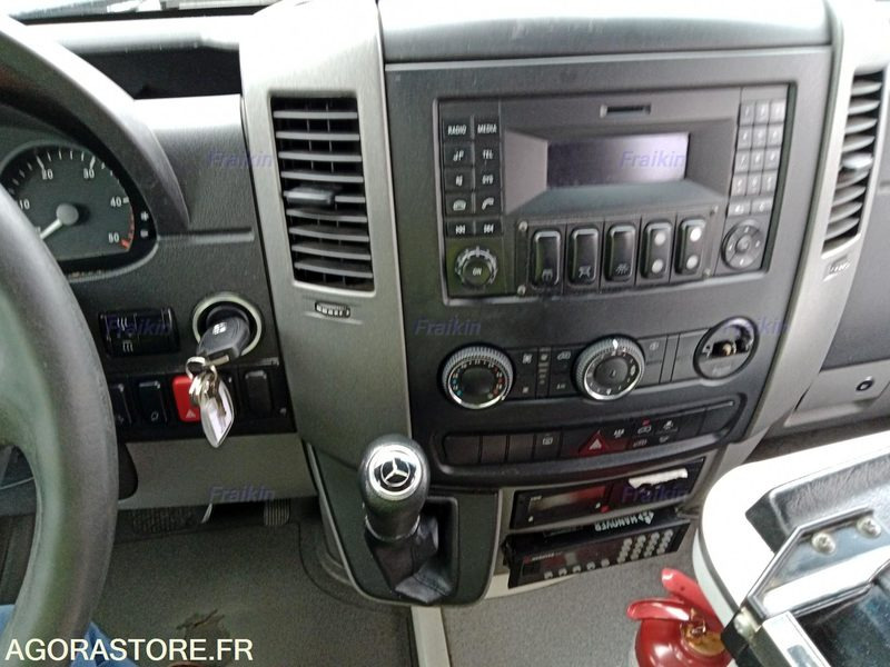 Autobús BUS-CAR SPRINTER MERCEDES - 2018 /322 653 KM - EZ765YH