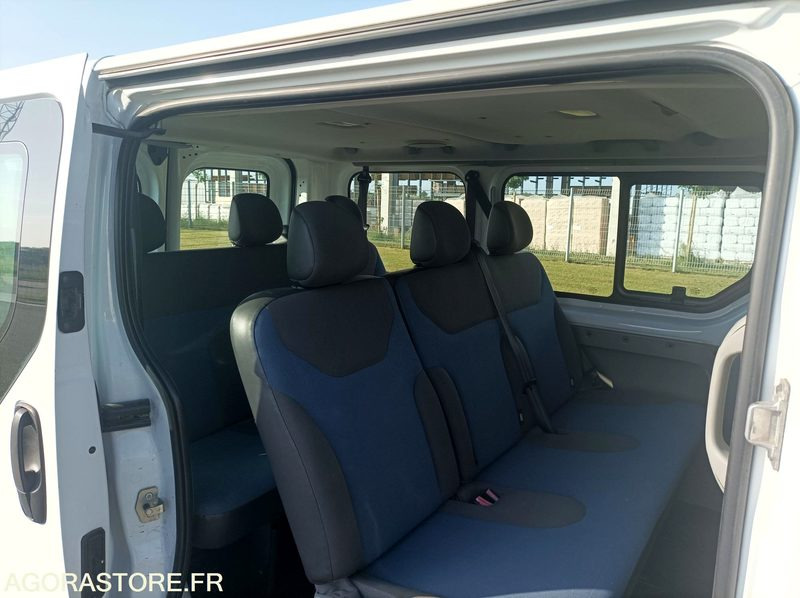 Minibús CP-910-CW - Roulant - RENAULT TRAFIC - VP - 9 Places - 308 000 Kms