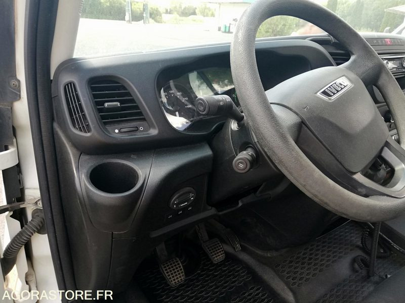 Minibús Iveco Daily Line