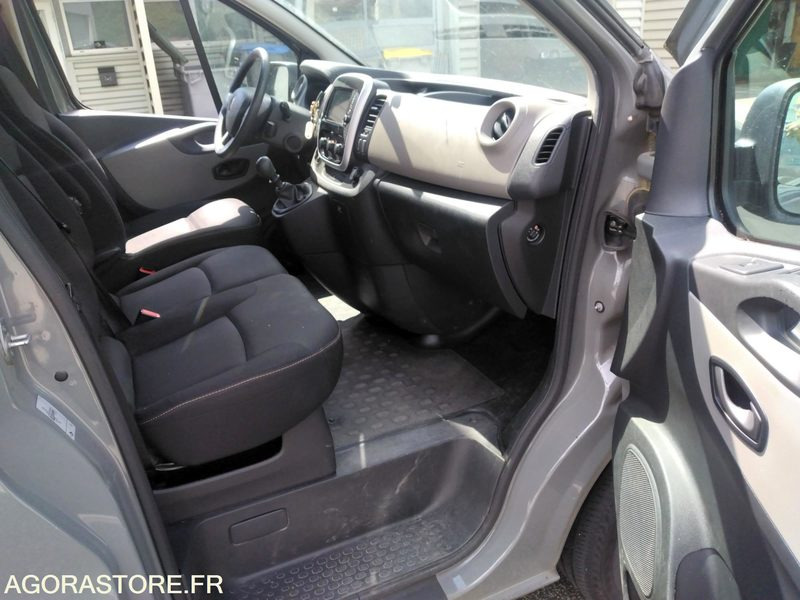 Minibús Renault Trafic 2017 114300 kms