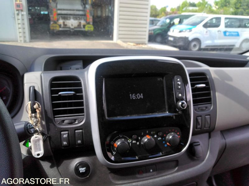 Minibús Renault Trafic 2017 114300 kms