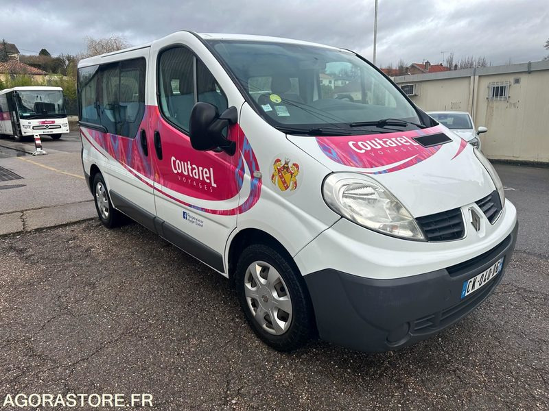 Minibús Renault Trafic 9 places / CK-040-DG / 361 846kms
