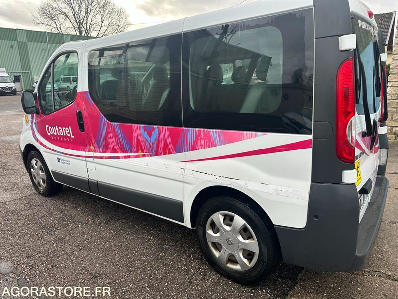 Minibús Renault Trafic 9 places / CK-040-DG / 361 846kms