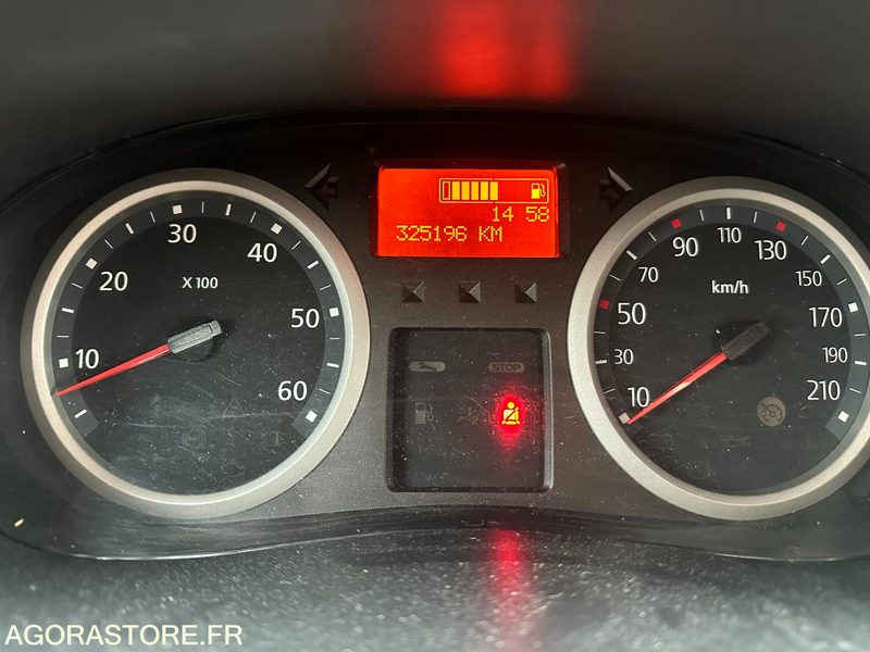 Minibús Renault Trafic 9 places / CK-910-VW / 325 196kms