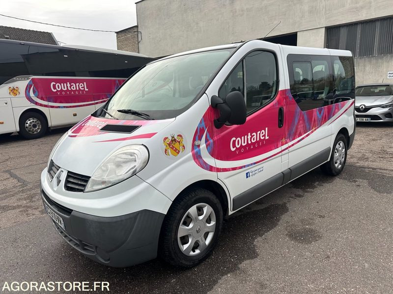 Minibús Renault Trafic 9 places / CK-910-VW / 325 196kms