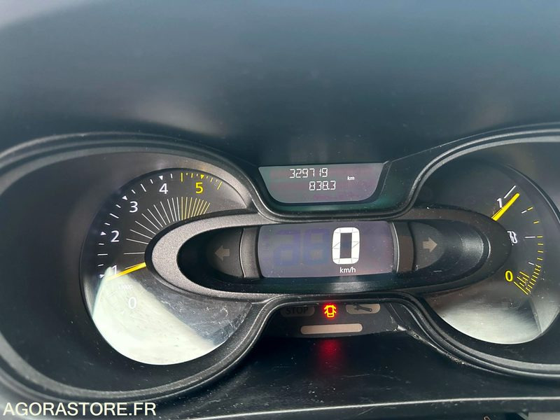 Minibús Renault Trafic 9 places / EA-685-YG / 329 719kms