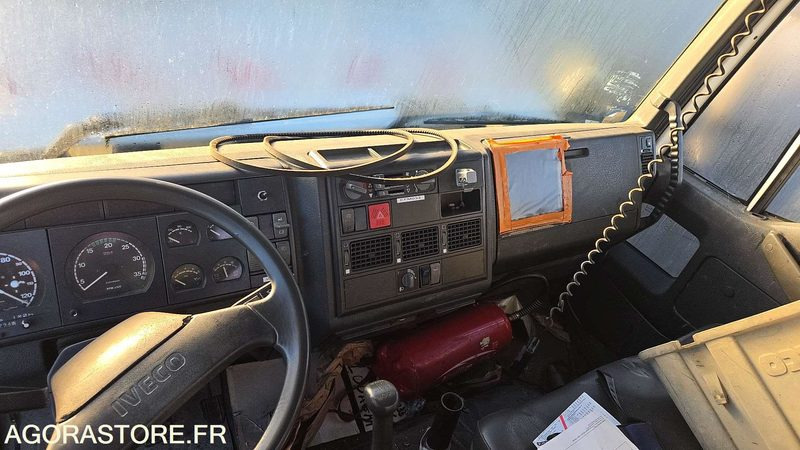 Cabeza tractora IVECO CAM - 2003 - 213734 KM - BY-253-GK