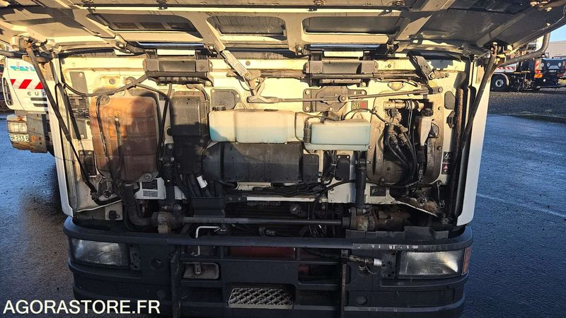 Cabeza tractora IVECO CAM - 2003 - 213734 KM - BY-253-GK