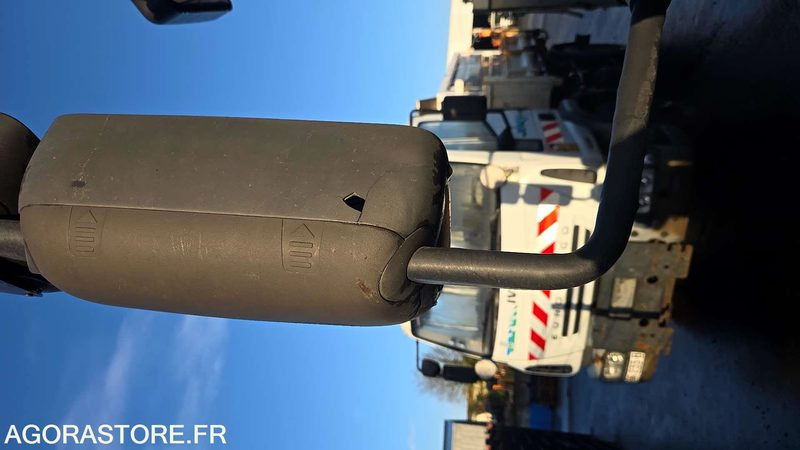 Cabeza tractora IVECO CAM - 2003 - 213734 KM - BY-253-GK