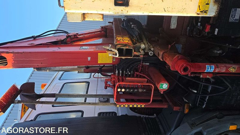 Cabeza tractora IVECO CAM - 2003 - 213734 KM - BY-253-GK