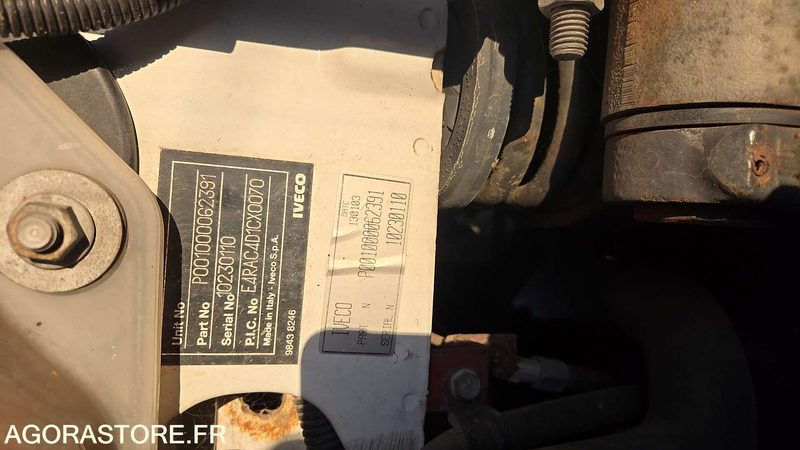 Cabeza tractora IVECO CAM - 2003 - 213734 KM - BY-253-GK