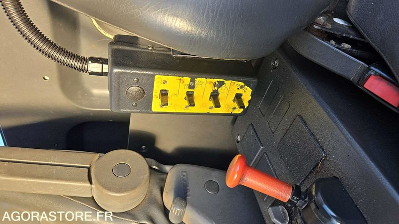 Cabeza tractora IVECO CAM - 2003 - 213734 KM - BY-253-GK