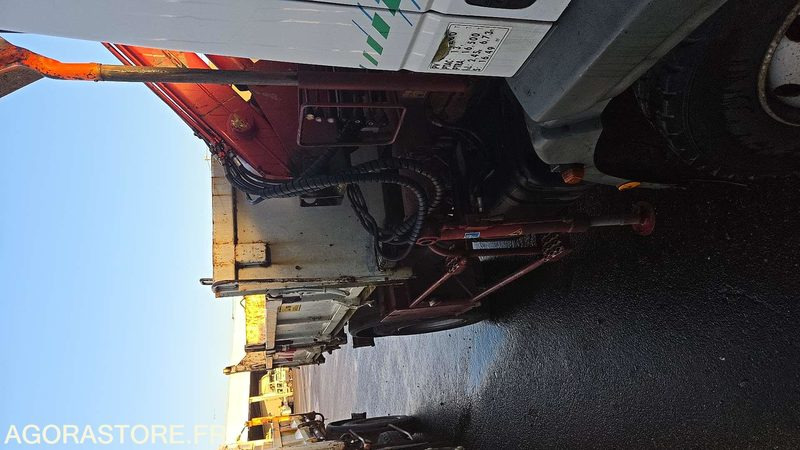 Cabeza tractora IVECO CAM - 2003 - 213734 KM - BY-253-GK