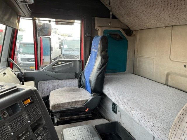 Cabeza tractora Iveco Eurostar 440.43 T/P HIGH ROOF (ZF16 MANUAL GEARBOX / ZF-INTARDER / AIRCONDITIONING): foto 10
