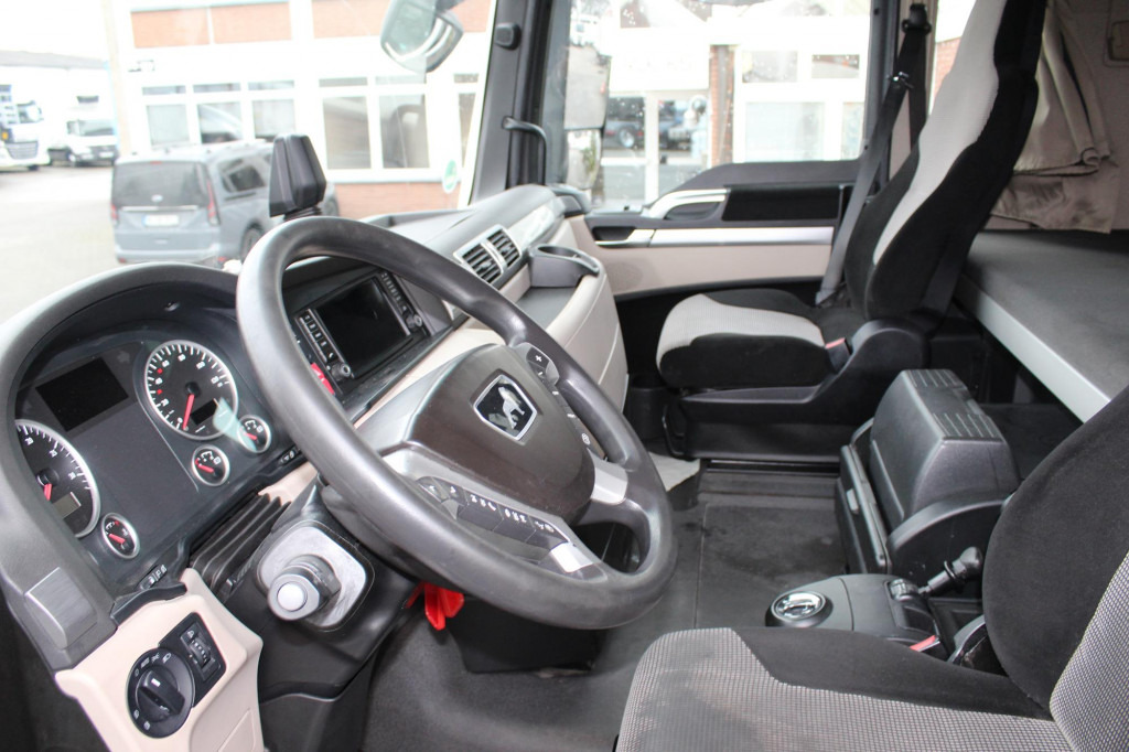 Cabeza tractora MAN TGX 18.460 E6 XXL  Retarder Kühlbox Navi 2Tanks