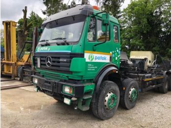 Cabeza tractora MERCEDES-BENZ 3538 8x4: foto 1