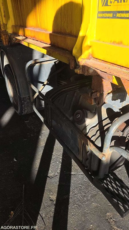 Cabeza tractora RENAULT CAM - 2004 - BP-101-EG