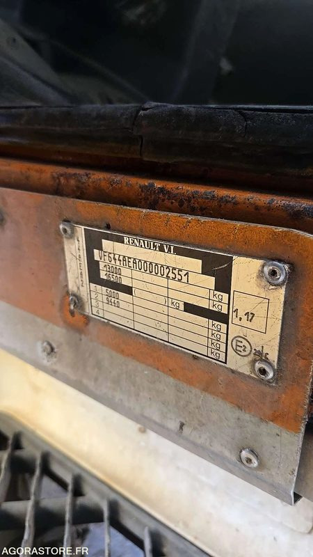 Cabeza tractora RENAULT CAM - 2004 - BP-101-EG