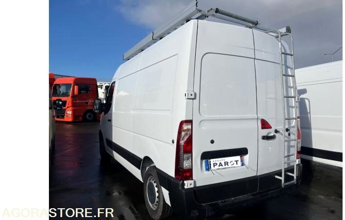 Cabeza tractora RENAULT MASTER - 2021 - 167 829KM