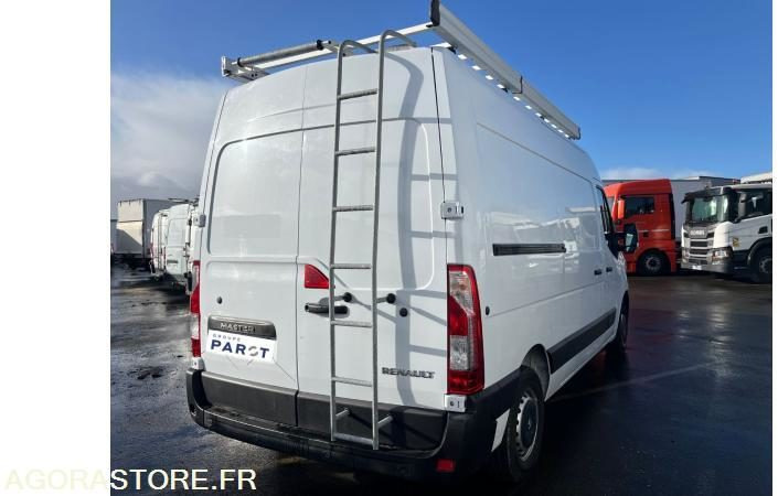 Cabeza tractora RENAULT MASTER - 2021 - 167 829KM