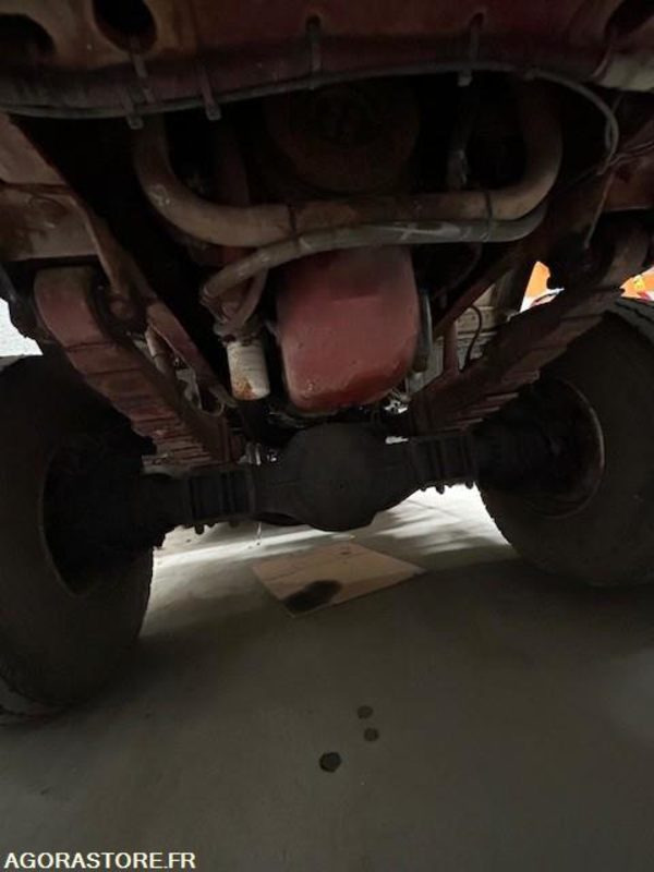 Cabeza tractora RENAULT TRACTEUR C290 4X4 110KM/H  282500 KM