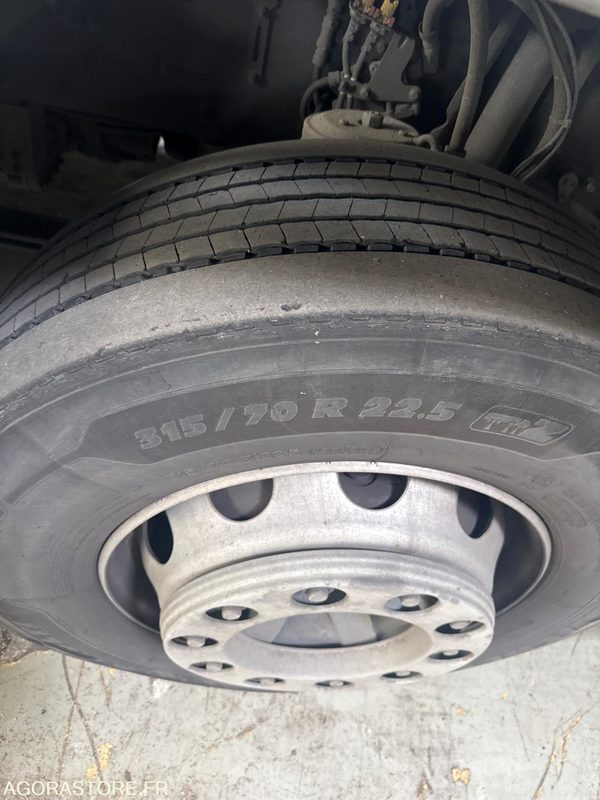 Cabeza tractora VOLVO FH 500 - 744 180 km - 2015