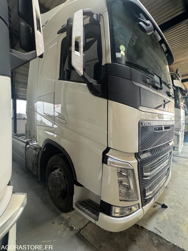 Cabeza tractora VOLVO FH 500 - 890000KM - 2015