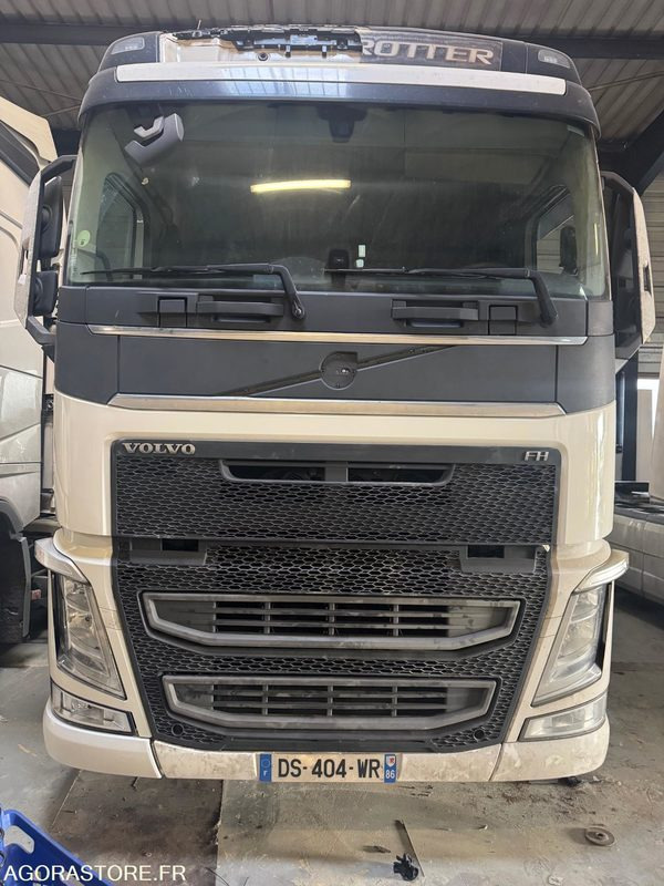 Cabeza tractora VOLVO FH 500 - 890000KM - 2015