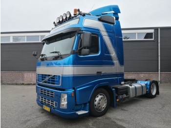 Cabeza tractora Volvo FH12-420 4x2 Globetrotter Euro3 - XLOW - VEB+ - 2 Fueltanks - Fridge - 10/2019 APK: foto 1