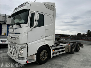 Camión chasis 2017 Volvo FH 540 6x2 chassis: foto 1