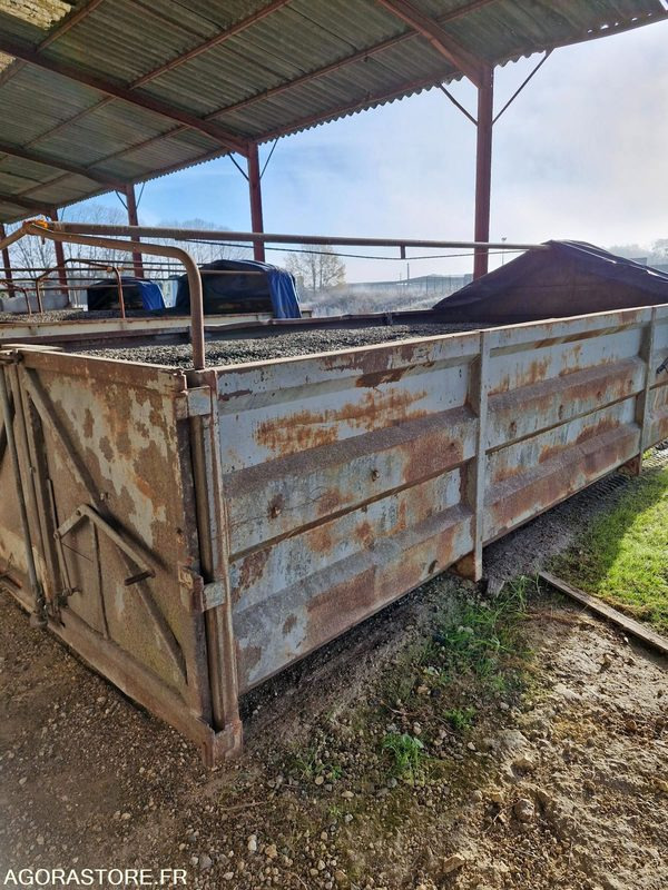 Camión BENNE CEREALIERE 11