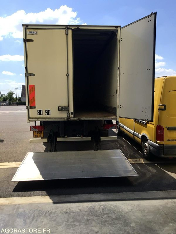 Camión CAMION PORTEUR