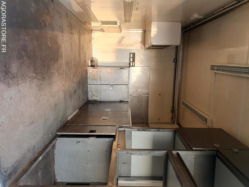 Camión CAMION PORTEUR RENAULT ATELIER ET BASE DE VIE