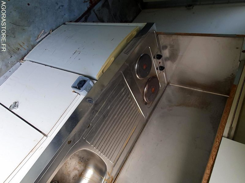 Camión CAMION PORTEUR RENAULT ATELIER ET BASE DE VIE