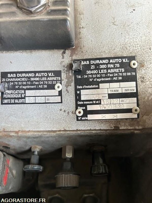Camión caja abierta CAMION UNIC - 1974 / 82262 KM