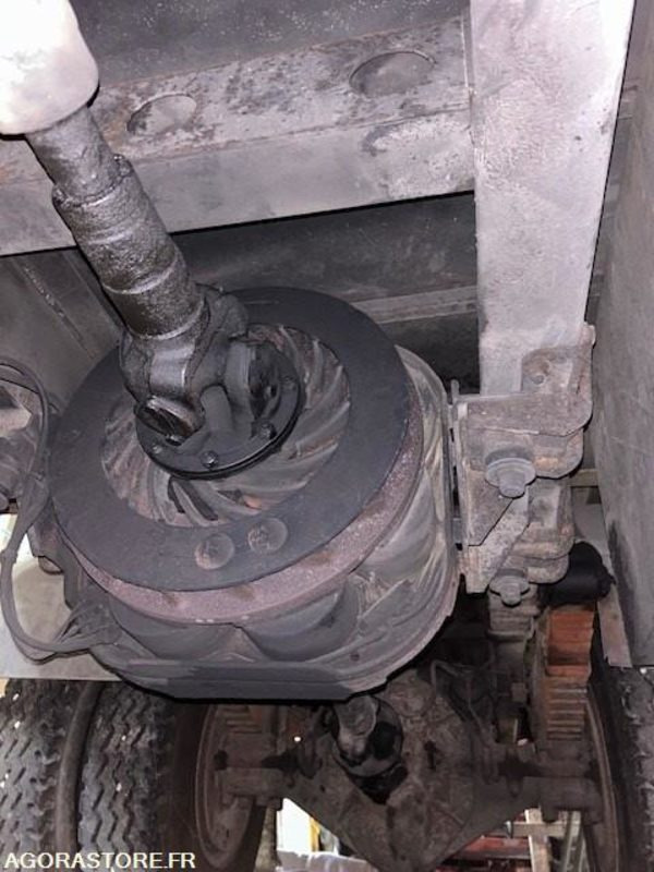 Camión caja abierta CAMION UNIC - 1974 / 82262 KM
