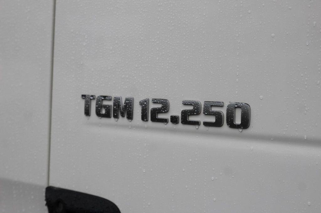 Camión caja cerrada MAN TGM 12.250 E5 Koffer 7,38x2,48x2,49m   LBW