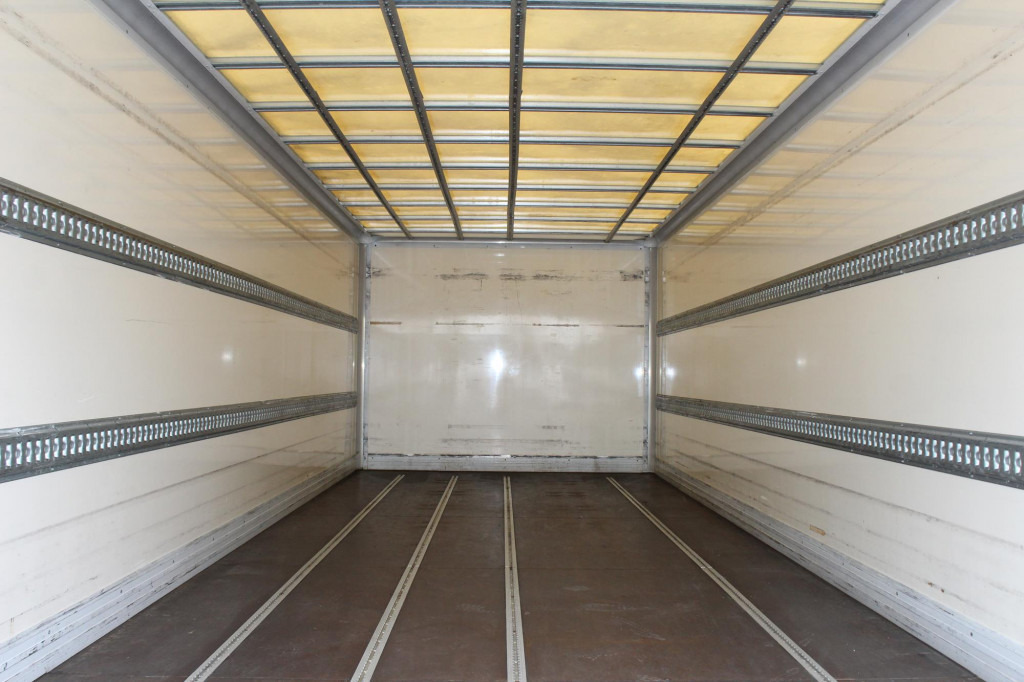 Camión caja cerrada Mercedes-Benz Atego 1221 E6  Koffer Flach!  Schalter  LBW  ACC