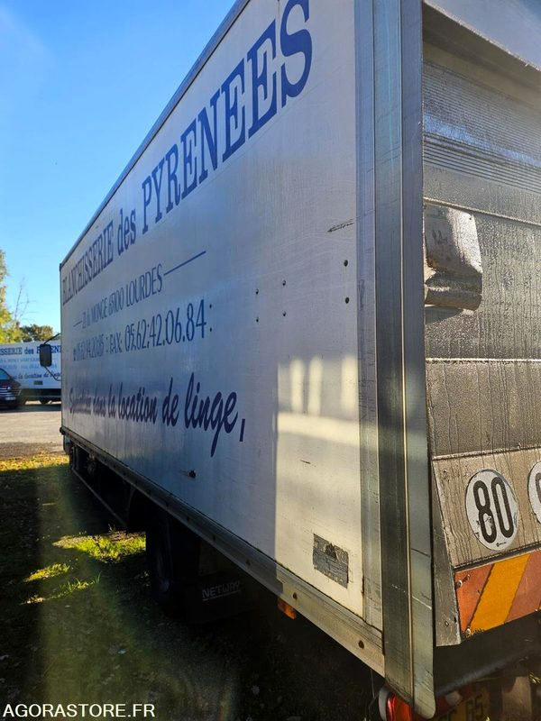 Camión caja cerrada PL-RENAULT MIDLUM- 407653Km-2005